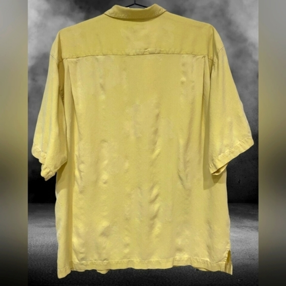 Tommy Bahama Hawaiian 100% Silk Shirt Solid Yellow Men’s Size XL - Picture 2 of 8